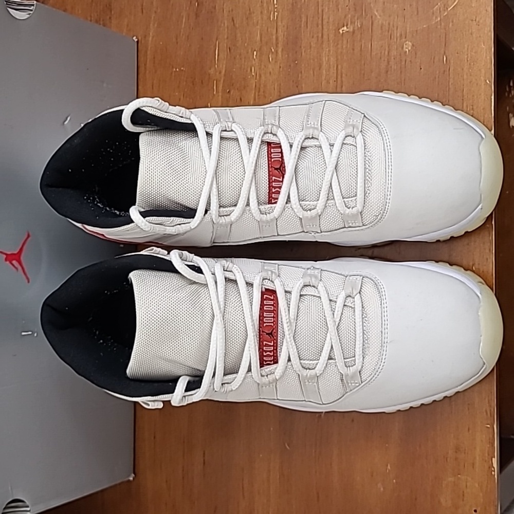 Air Jordan 11 Retro Mid Platinum Tint Mens Sneakers 378037-016 Size 13 - Picture 3 of 17
